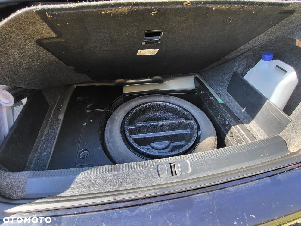 Volkswagen Passat 1.6 TDI DPF BlueMot Comfortline - 8