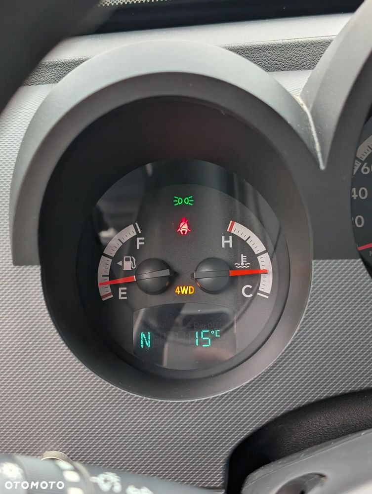 Dodge Nitro - 17