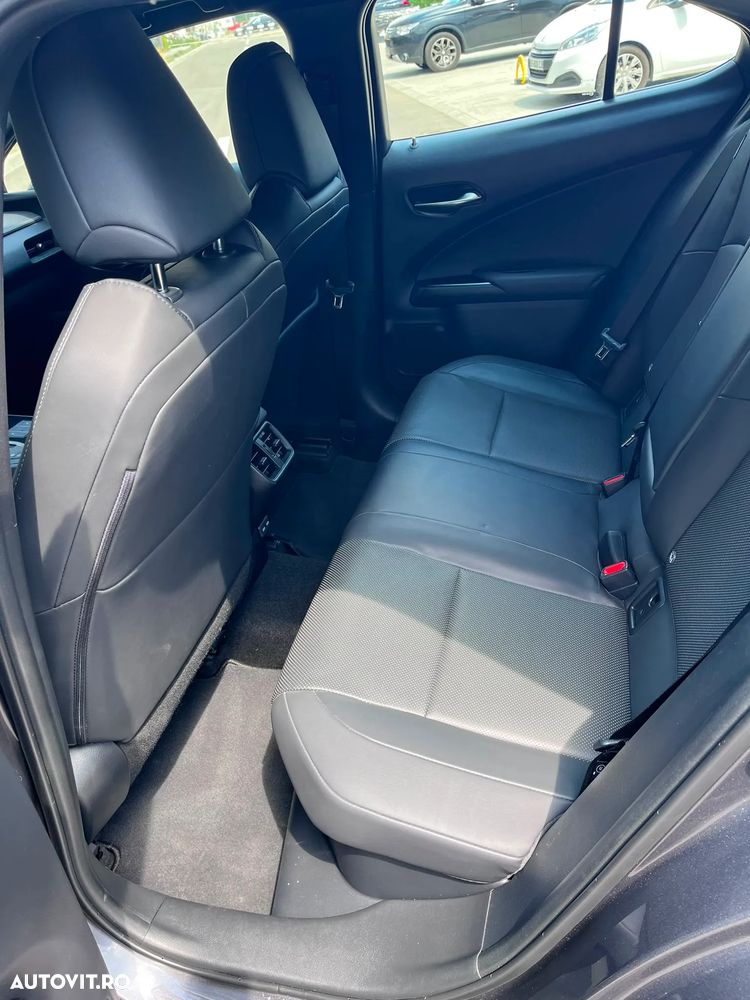 Lexus UX 250h FWD Executive - 4