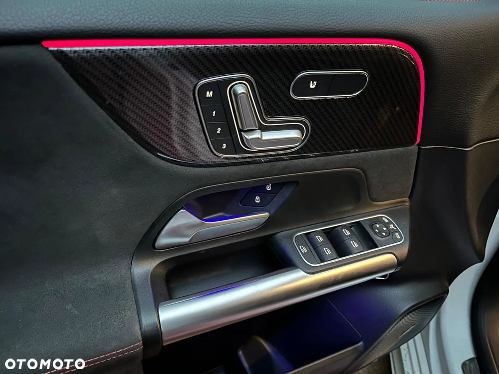 Mercedes-Benz Klasa B 220 d AMG Line 8G-DCT - 24