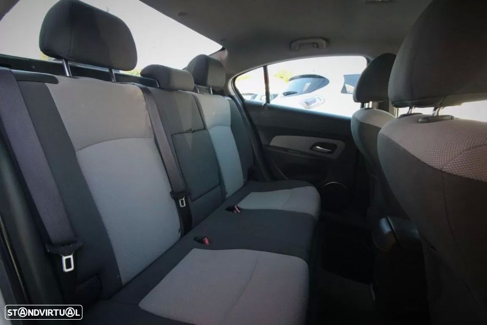 Chevrolet Cruze 1.6 LT - 15
