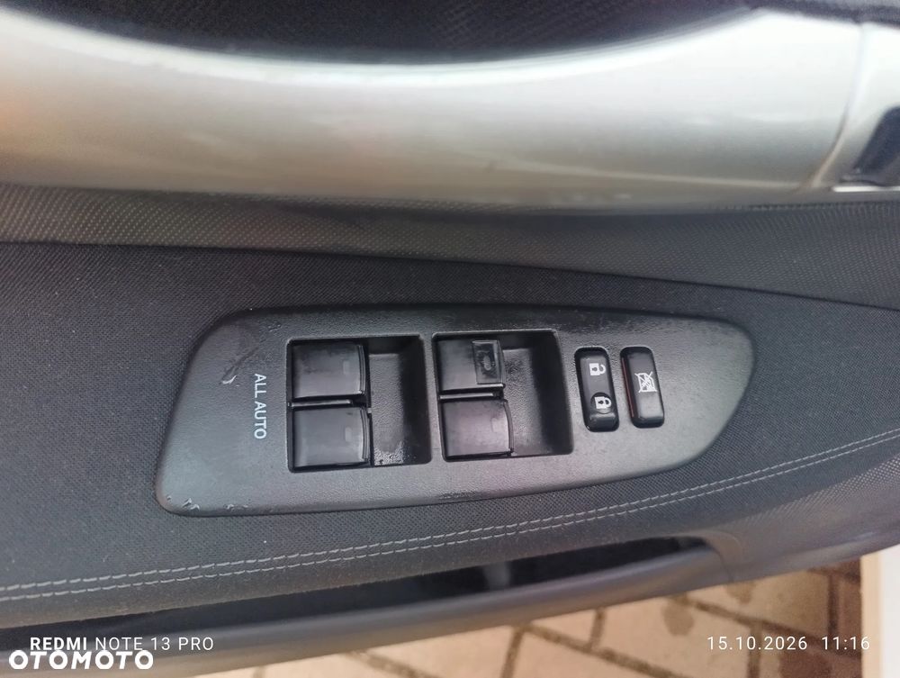 Toyota Auris 1.8 HSD Luna - 19