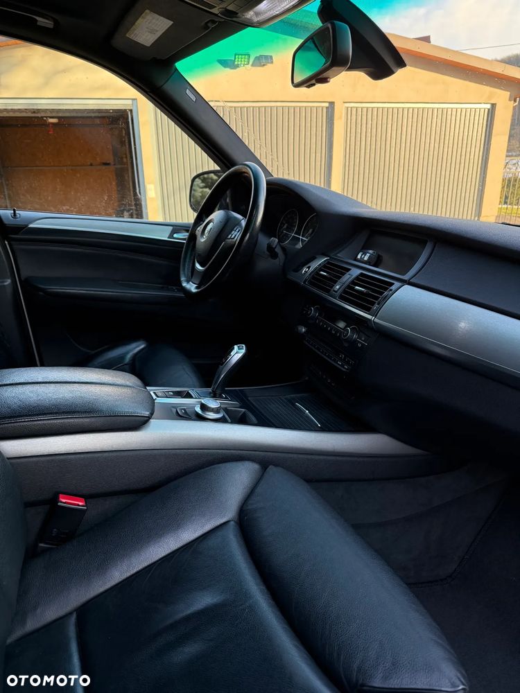 BMW X5 3.0si - 12