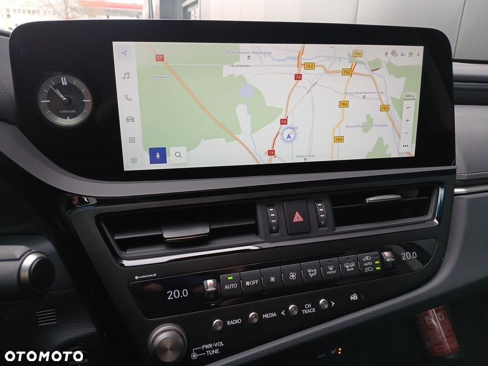 Lexus ES 300h Business Edition - 18