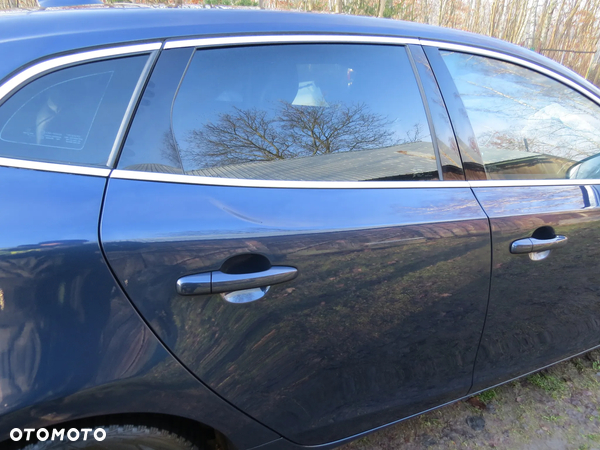 DRZWI PRAWY TYŁ TYLNE 498-46 VOLVO V40 II