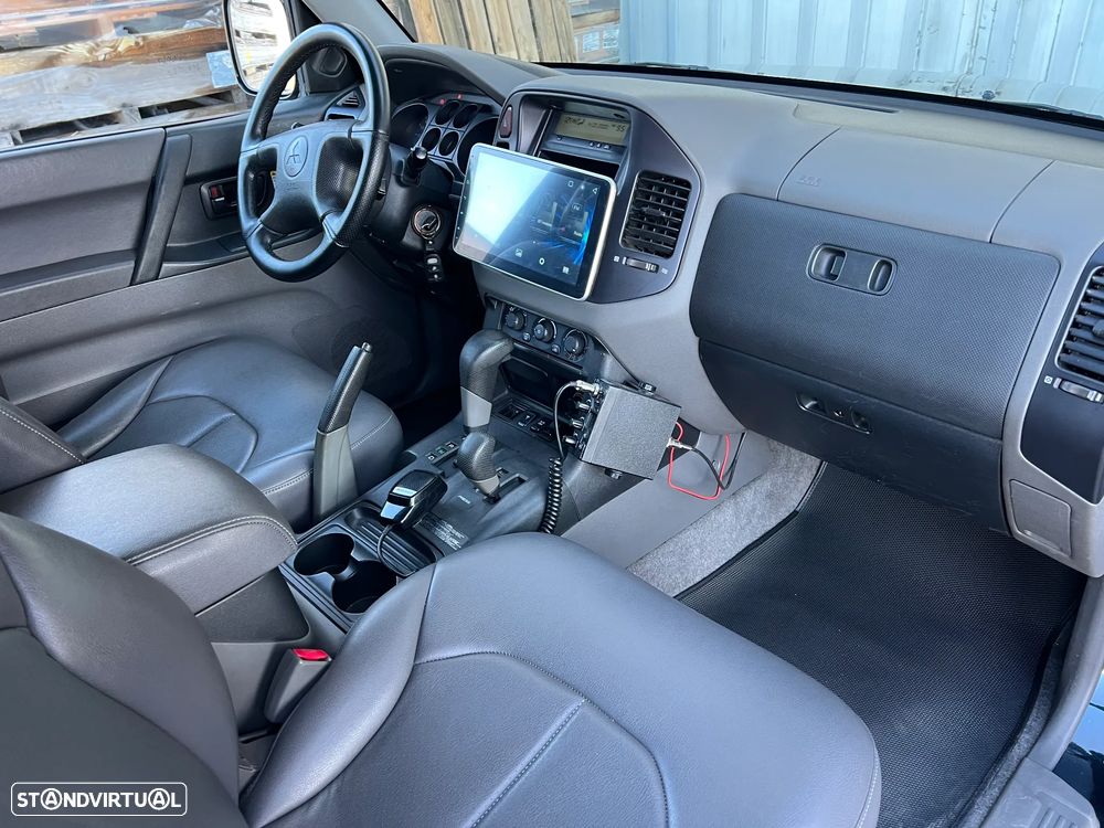 Mitsubishi Pajero 3.2 DI-D GLS ABS+TA+EC - 13