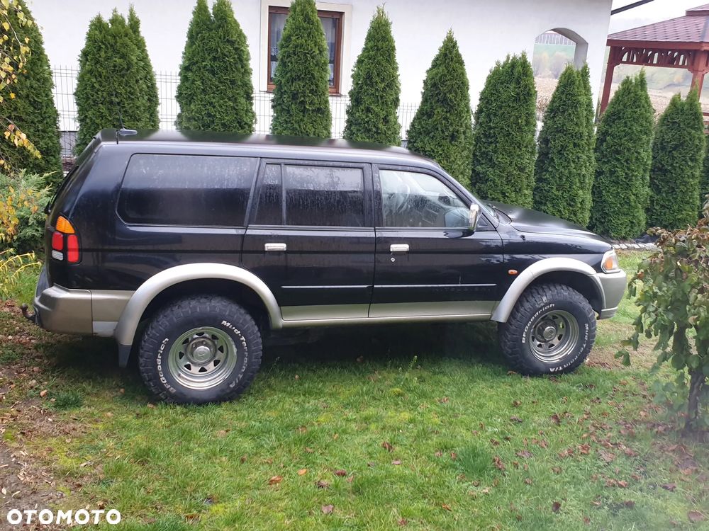 Mitsubishi Pajero - 2