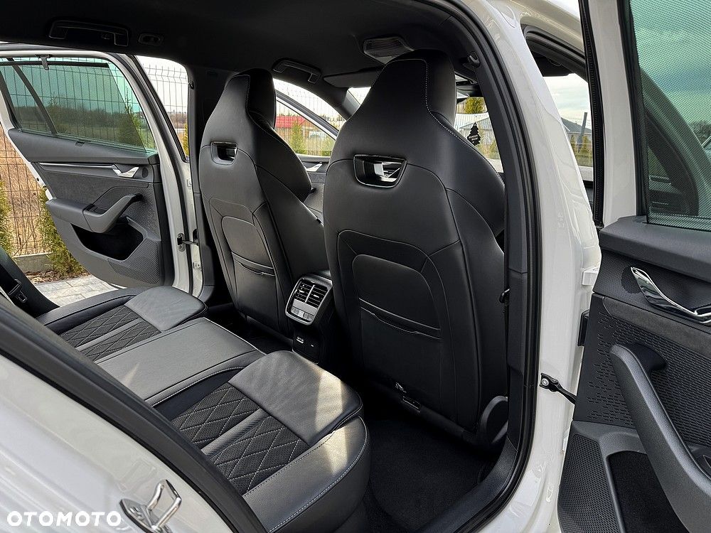 Skoda Octavia 2.0 TDI DSG RS Plus - 21