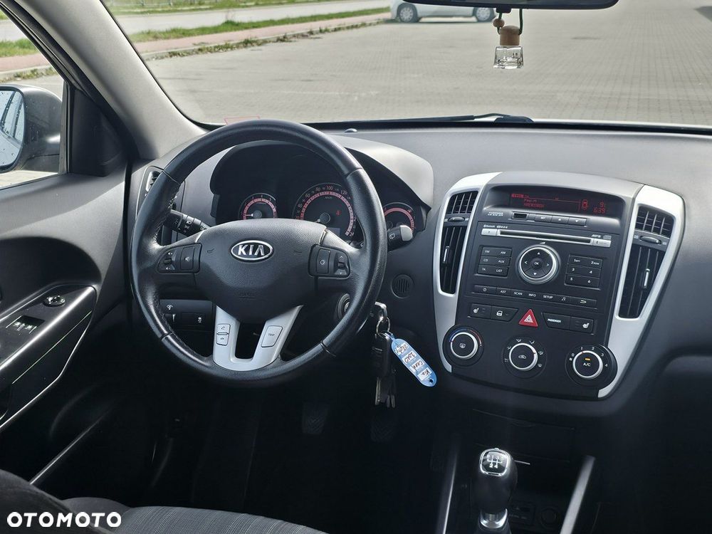 Kia Ceed - 9
