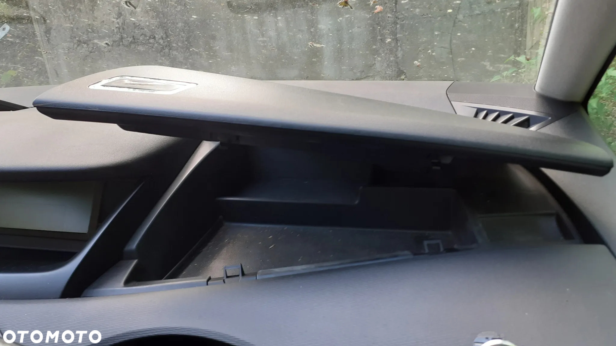 Cena za parę Citroen C4 Picasso Grand Picasso Schowek górny pokrywa Klapa Lewa Prawa Komplet Bez wypaczeń od słońca - 5