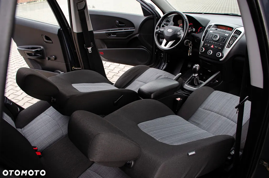 Kia Ceed 1.4 CVVT Attract - 32