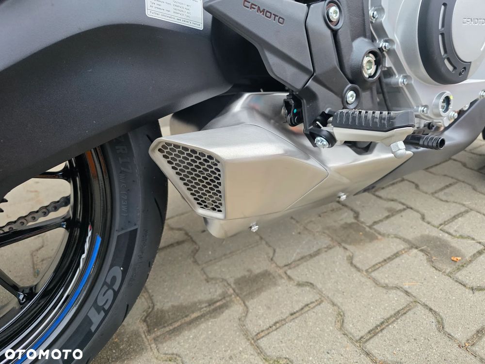 CFMoto 675NK - 5