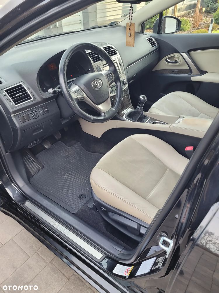 Toyota Avensis 2.0 D-4D Premium - 6