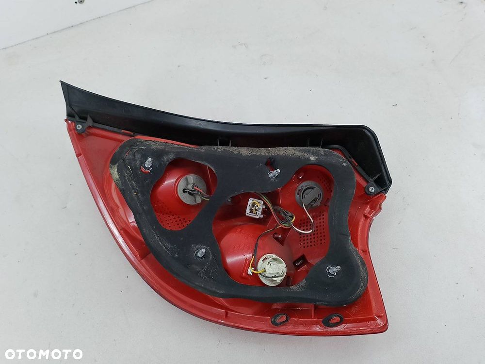 LAMPA TYLNA LEWA KIA CEE'D I 08-223-1928L-R - 9