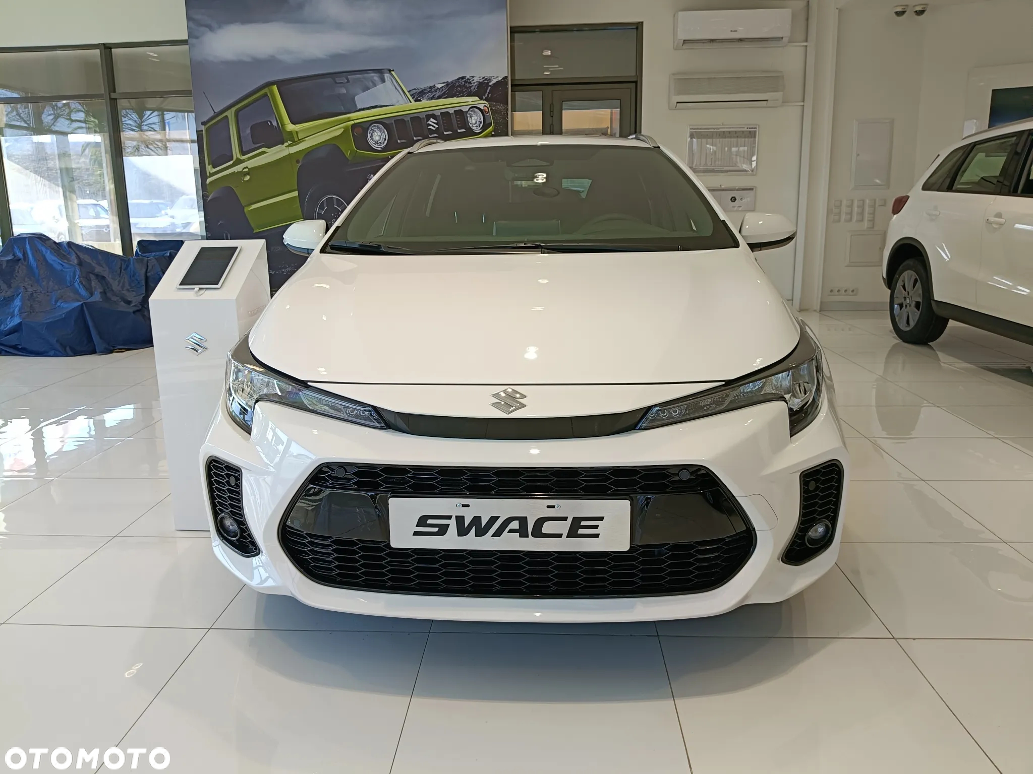 Suzuki Swace 1.8 Hybrid Premium Plus CVT - 2