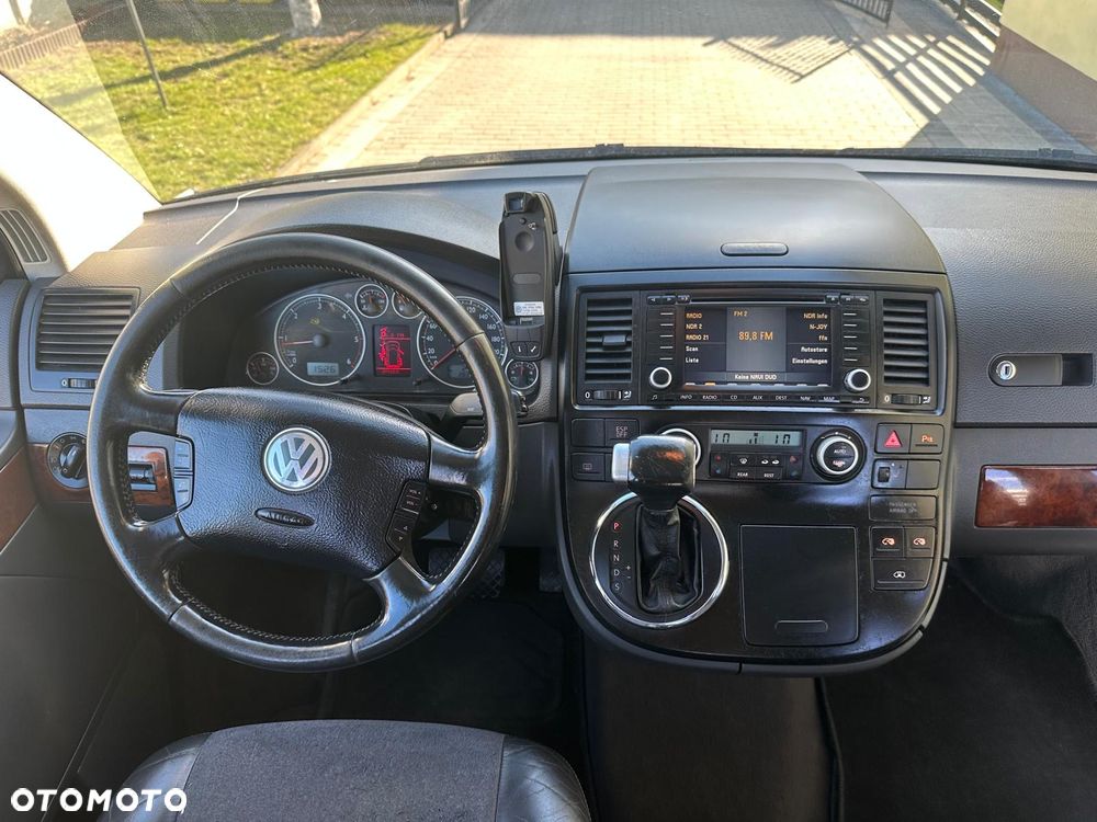 Volkswagen Multivan - 16