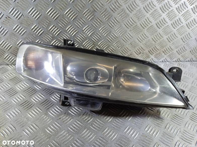 LAMPA PRAWA PRZEDNIA OPEL VECTRA B - 1