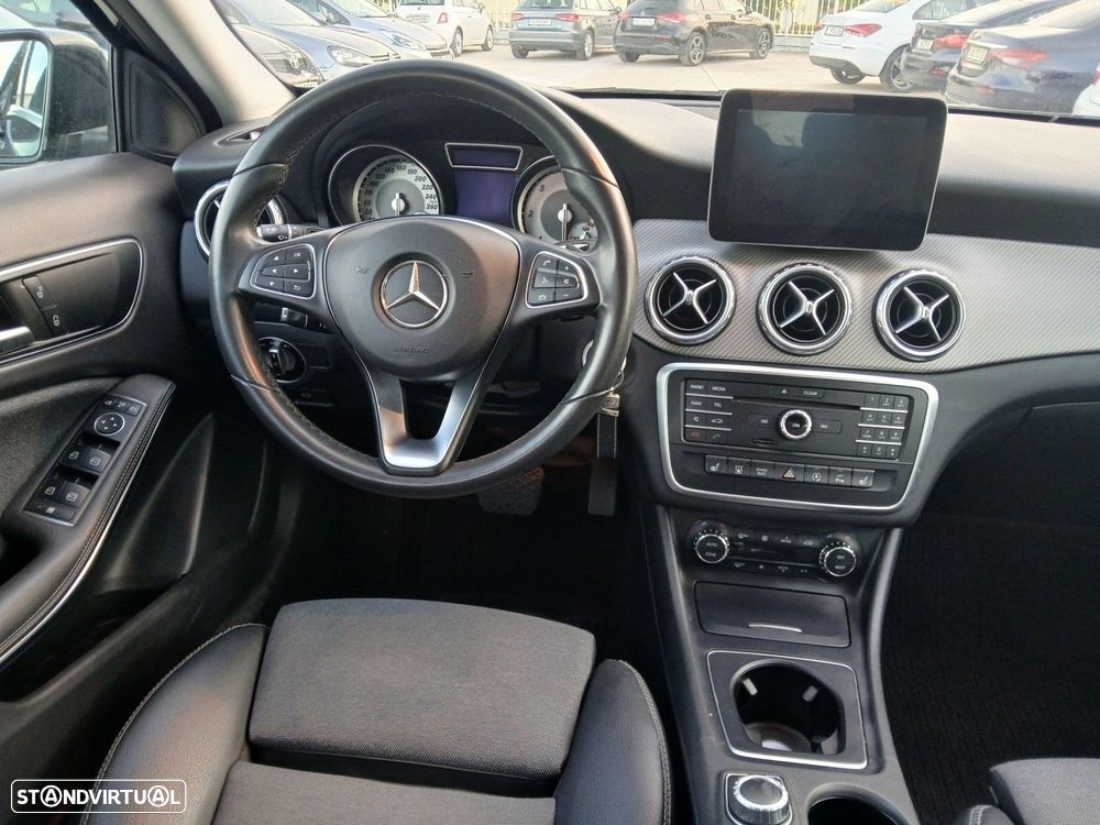 Mercedes-Benz GLA 200 (CDI) d 7G-DCT - 14