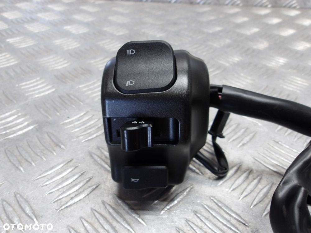 Przełącznik przyciski świateł lewe YAMAHA XV 1900 ROADLINER/STRATOLINER 06-14r   PN. 1D7-83972-01 - 4