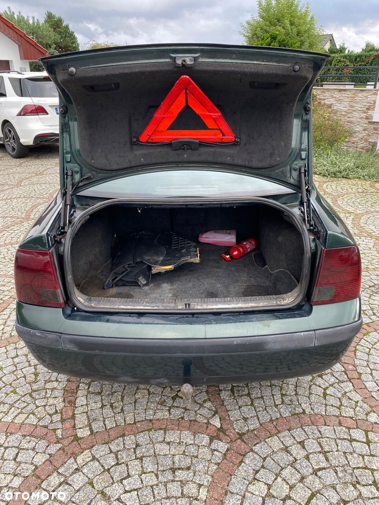 Volkswagen Passat 1.9 TDI Comfortline - 8