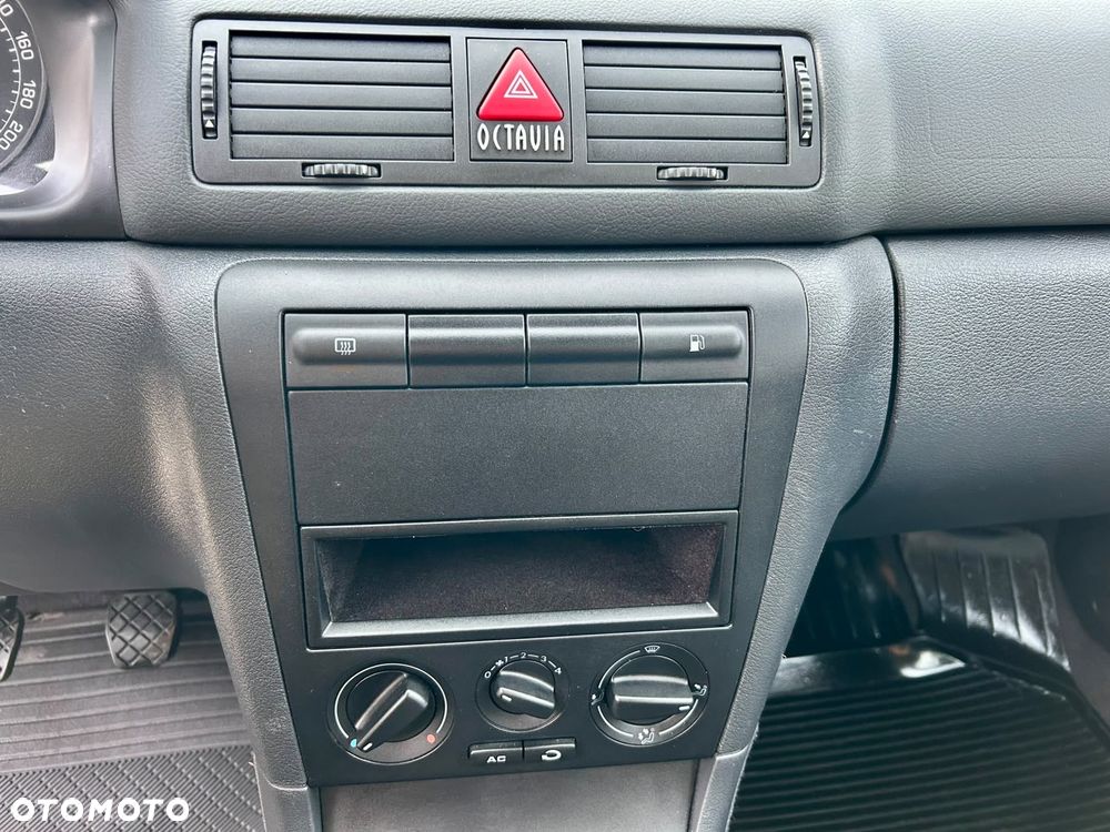 Skoda Octavia 1.4 Ambiente - 12