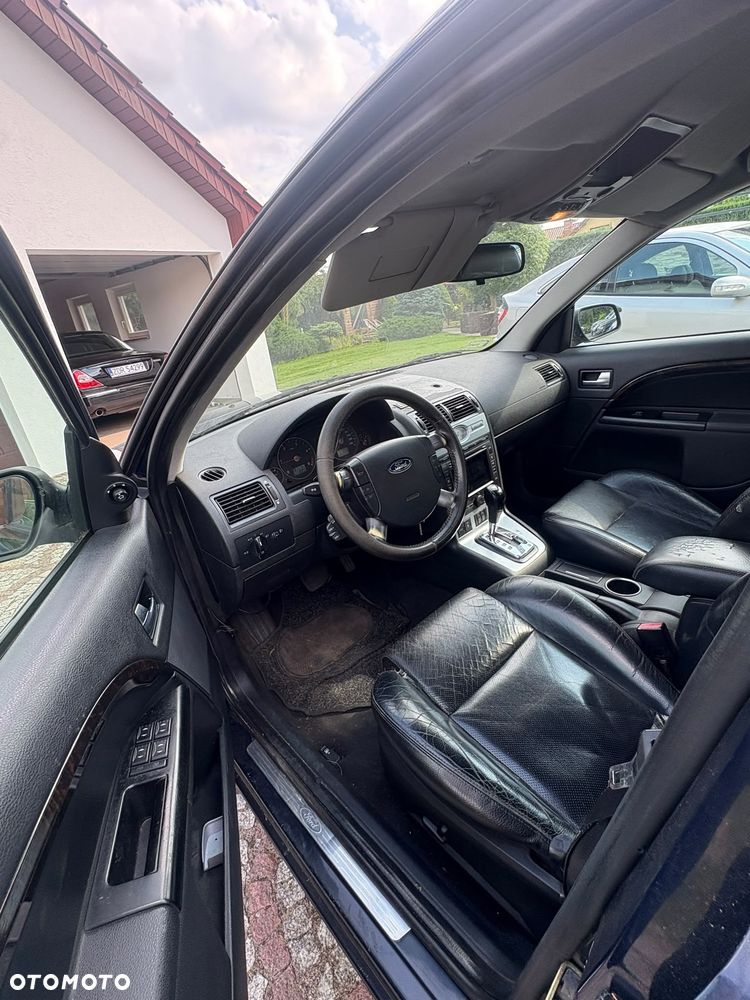Ford Mondeo 2.0 TDCI Ambiente - 13