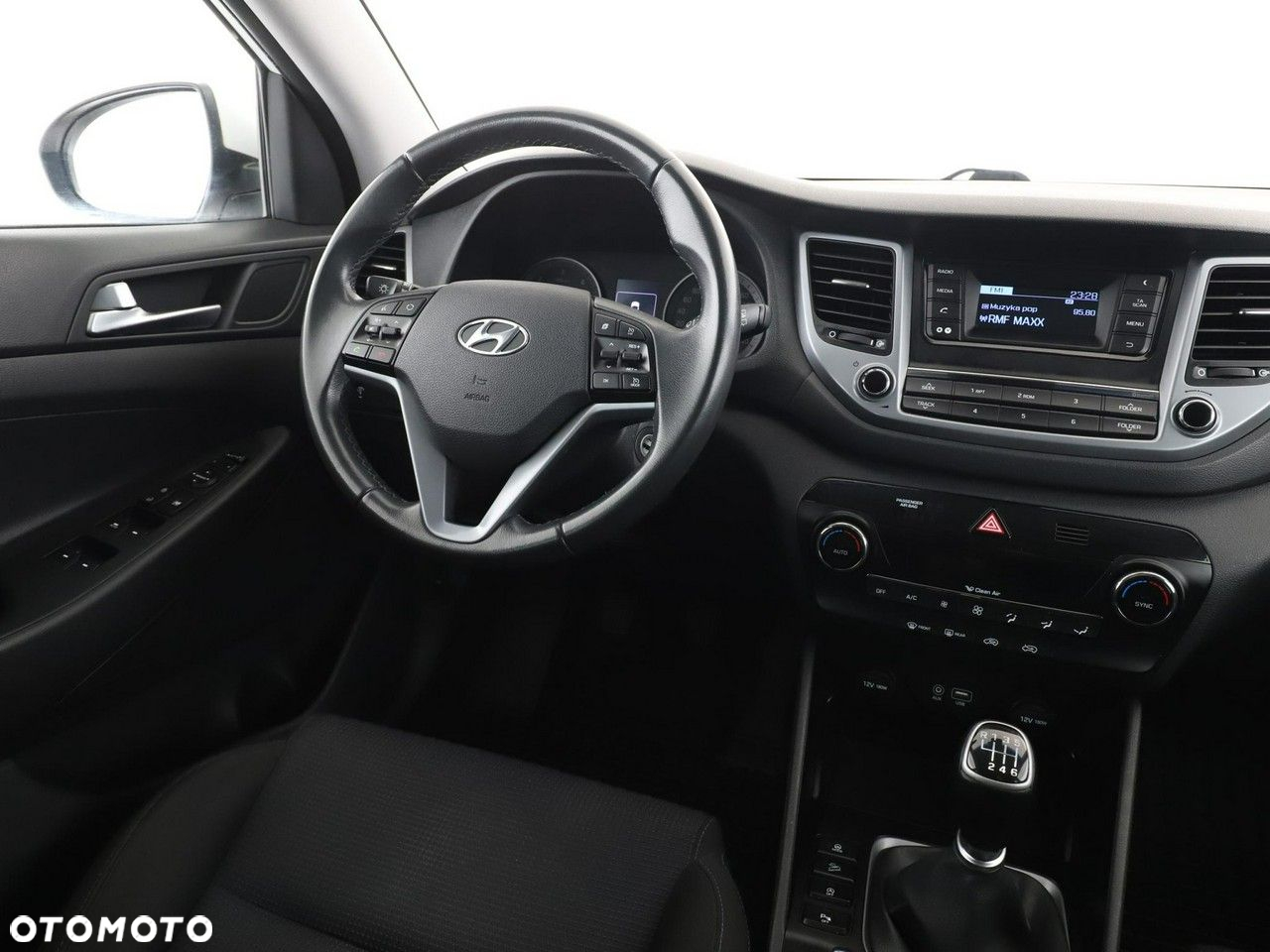 Hyundai Tucson 1.7 CRDI BlueDrive Comfort 2WD - 16