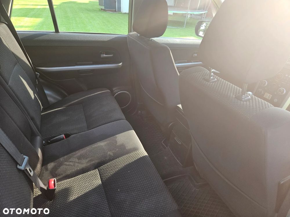 Suzuki Grand Vitara 2.0 - 11