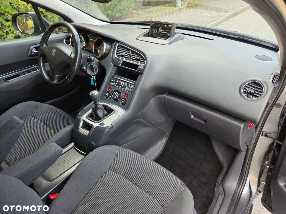 Peugeot 5008 HDI 115 Active - 8