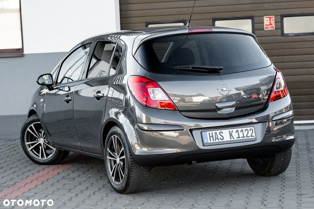 Opel Corsa 1.4 16V Cosmo - 9