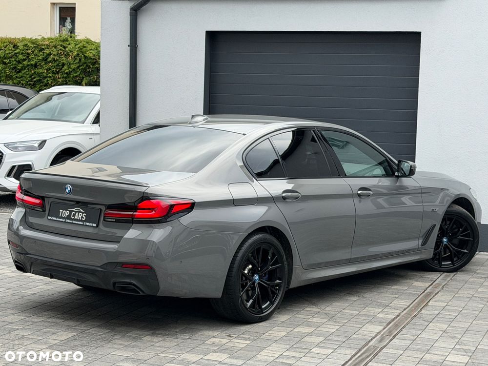BMW Seria 5 530e xDrive sport - 34