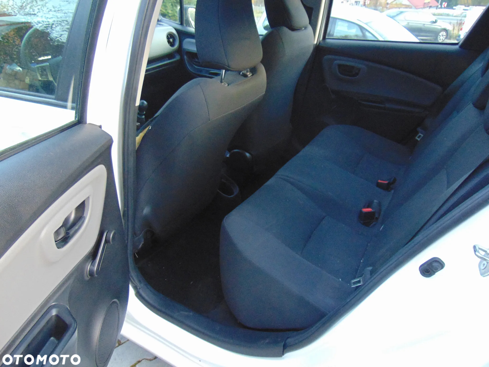 Toyota Yaris 1.5 Premium - 10