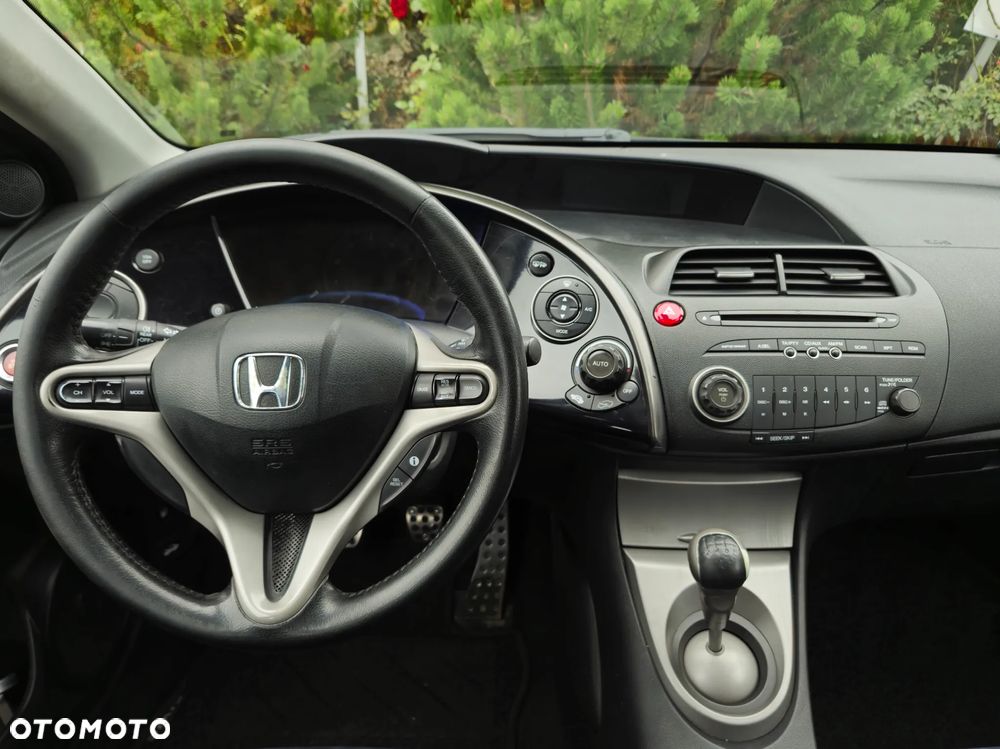 Honda Civic 1.8 Comfort - 13