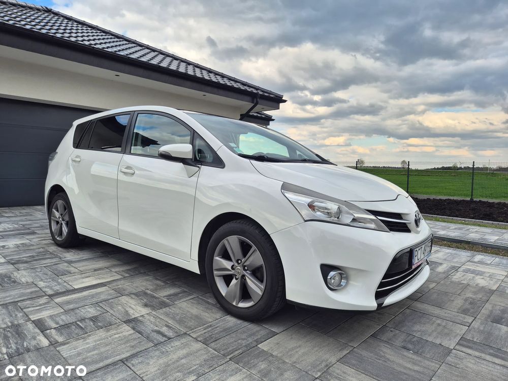 Toyota Verso 1.6 D-4D Premium - 6