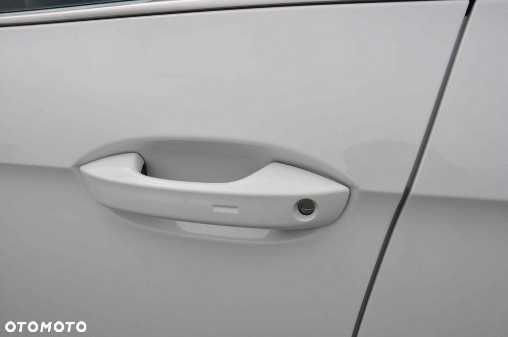 Volkswagen Passat Variant 2.0 TDI SCR DSG Elegance - 35