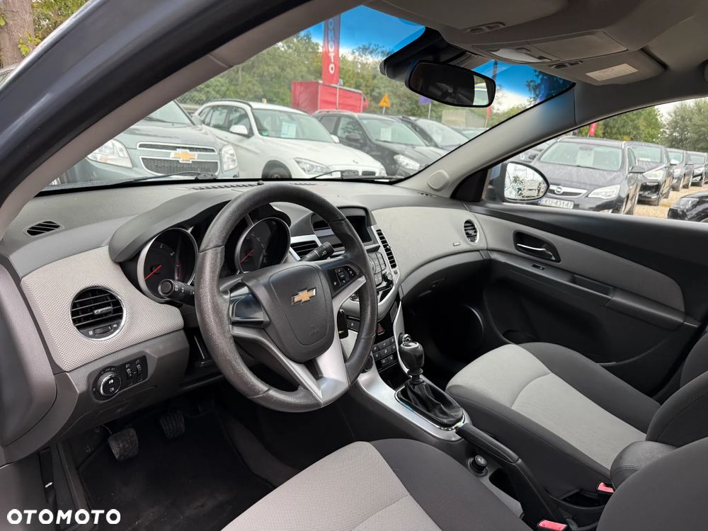 Chevrolet Cruze 1.6 LS - 5