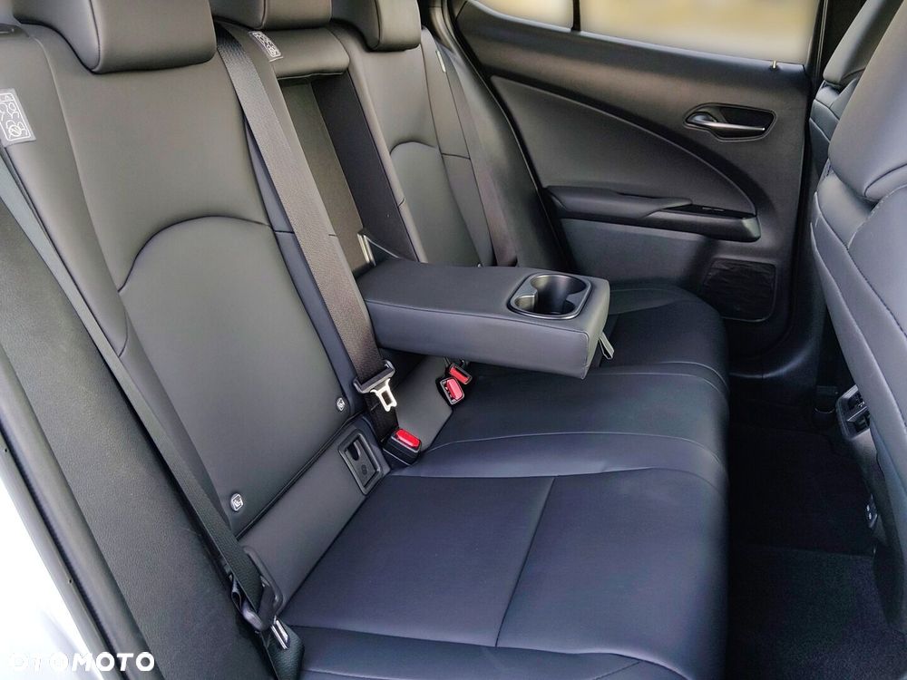Lexus UX - 21