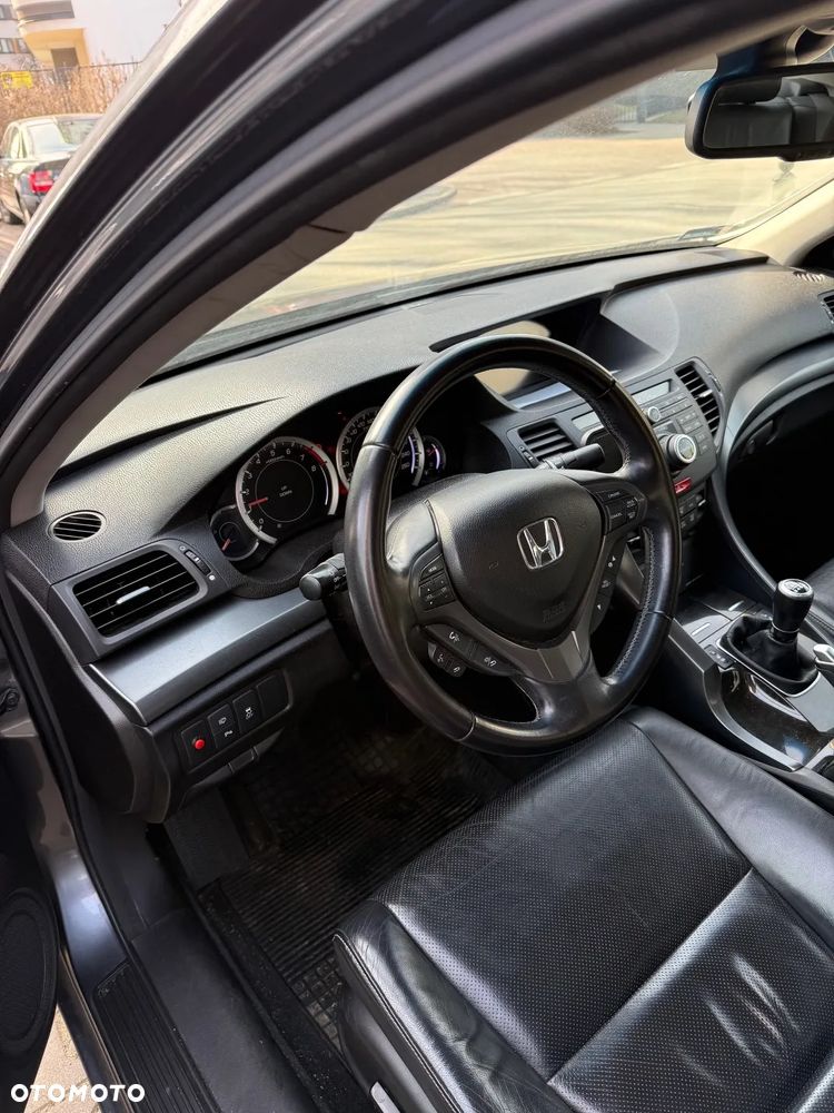 Honda Accord 2.0 Executive - 8