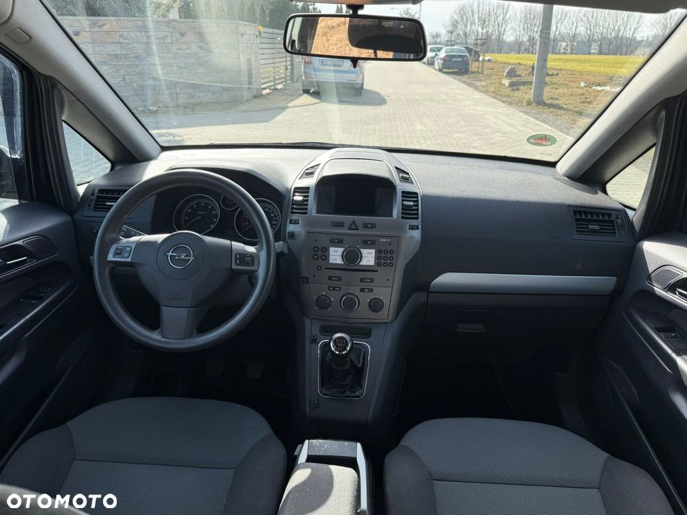 Opel Zafira 1.6 - 10