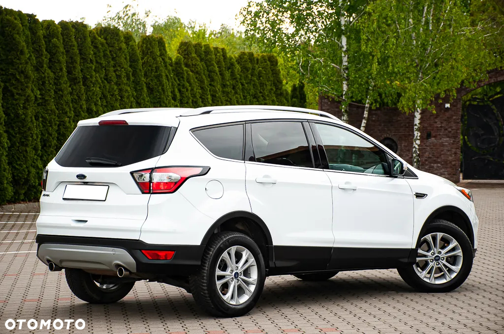 Ford Kuga 2.0 TDCi 2x4 Titanium - 12