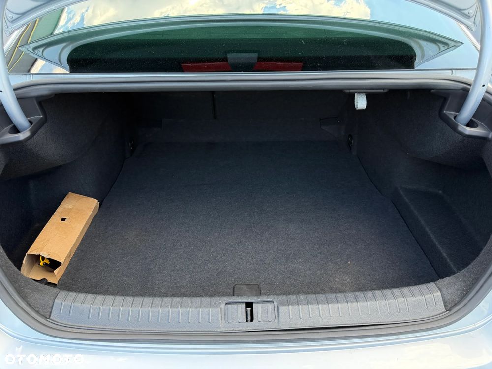 Volkswagen Passat 2.0 TDI EVO Elegance - 29