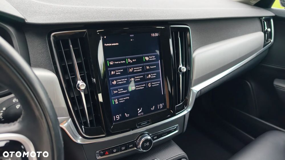 Volvo V90 D4 Geartronic Momentum Pro - 35