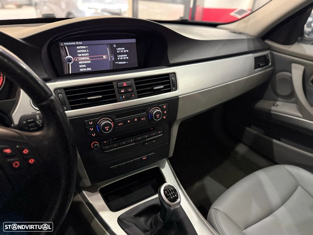 BMW 320 d Navigation - 33