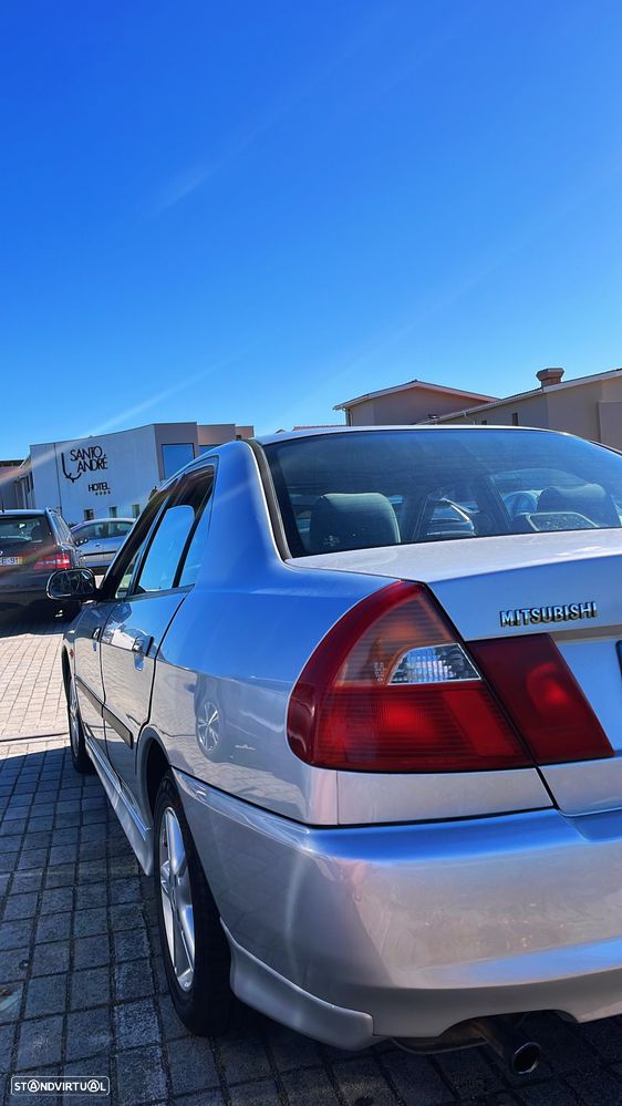 Mitsubishi Lancer 1.3 GLX - 1