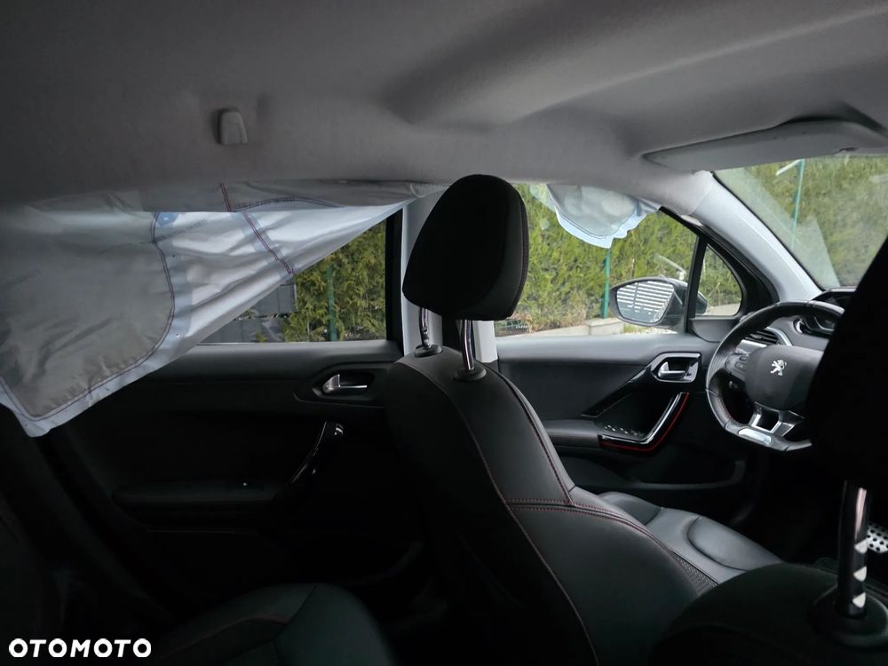 Peugeot 208 1.2 PureTech Allure S&S EAT6 - 20