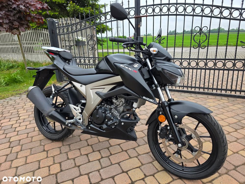 Suzuki GSX - 28