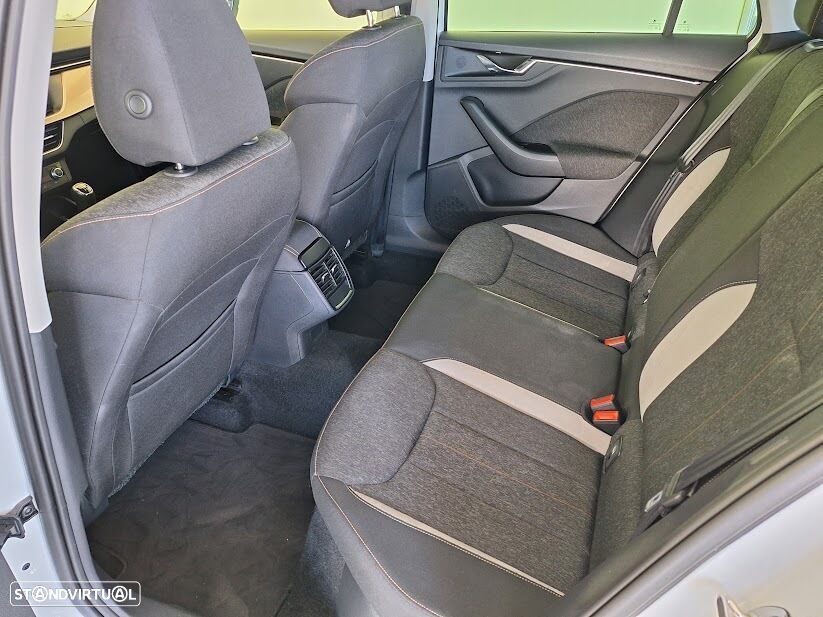 Skoda Kamiq 1.0 TSI Style - 8