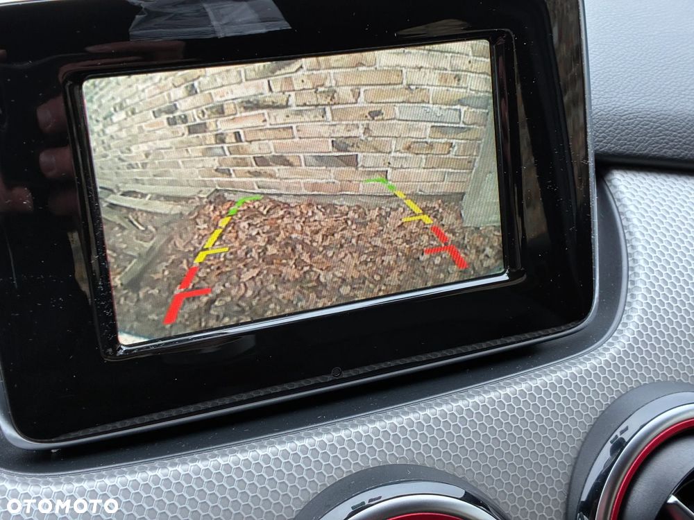 Mercedes-Benz Klasa B 180 BlueEFFICIENCY Edition - 32