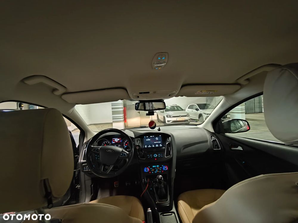 Ford Focus 1.6 FF Titanium - 10