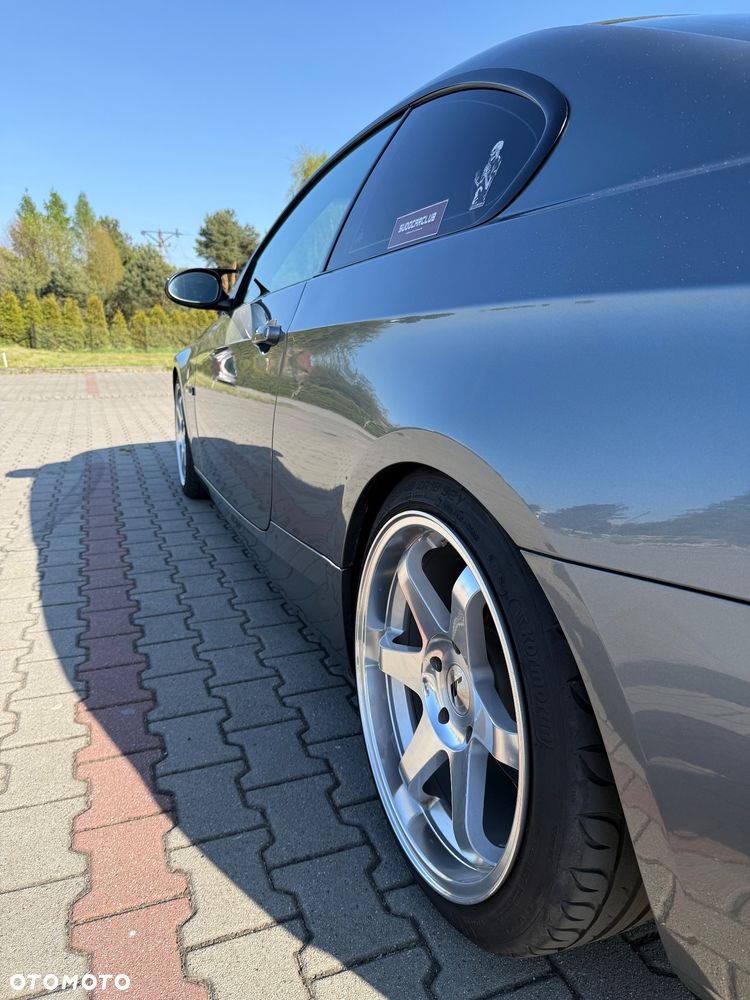 BMW Seria 3 320i - 5